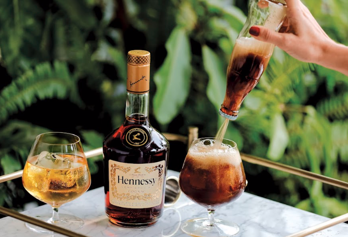 THE DRINK BOOK – Receta París de Noche by Cognac Hennessy V.S 