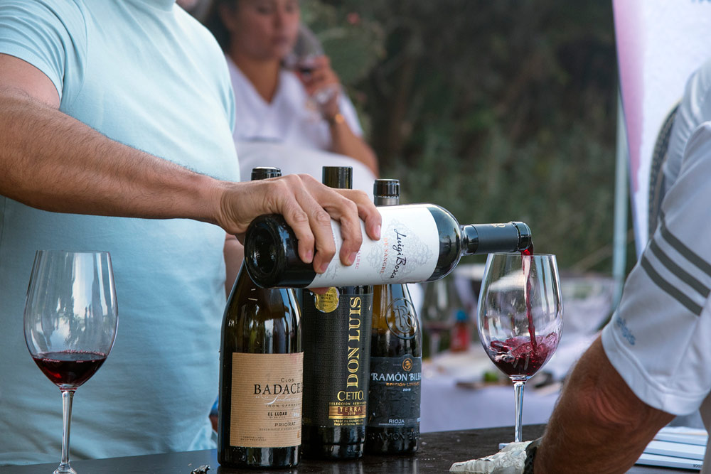 Etiquetas medallistas de Global Wine presentes en el Torneo de Golf Italia Ferrari