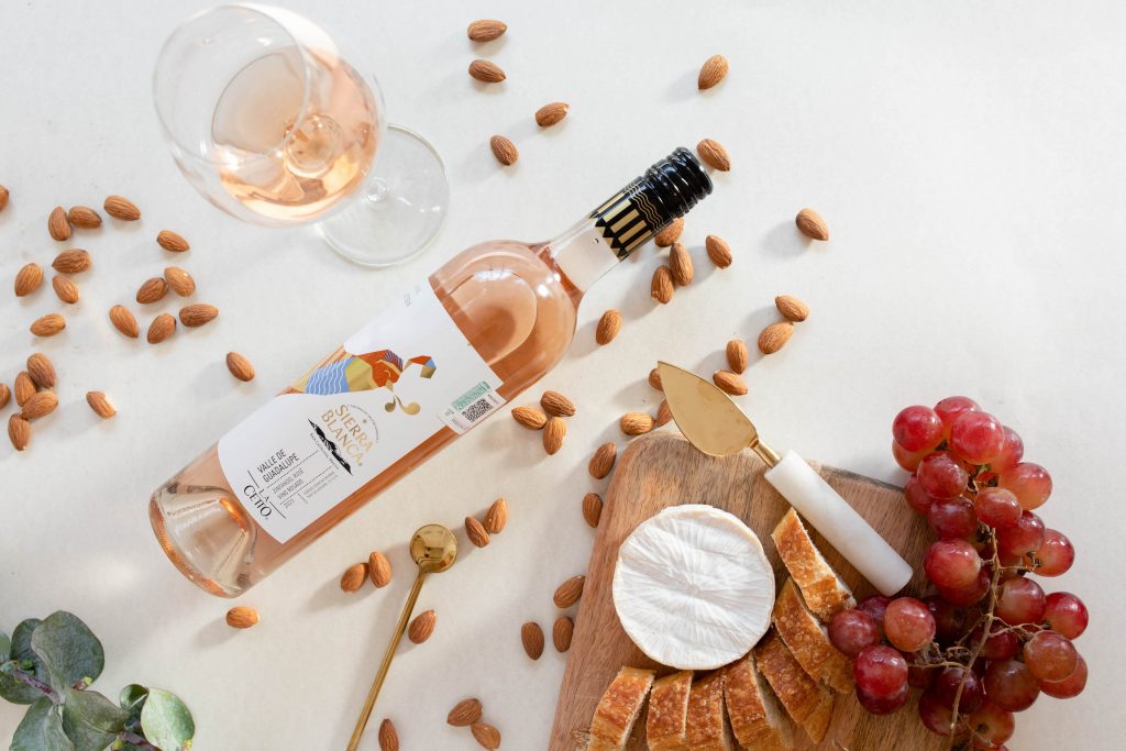 Sierra Blanca Rosé, el vino perfecto para las horas de sol 